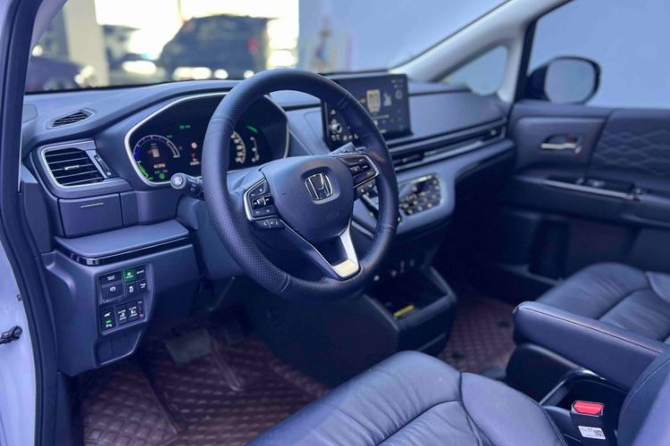 Used Honda Elysion 2024 2.0L eHEV Luxury Edition Interior 10