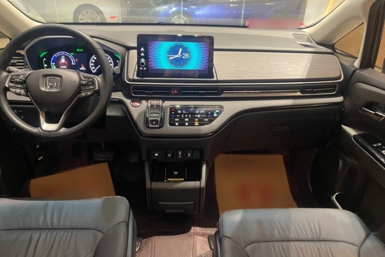 Used Honda Elysion 2024 2.0L eHEV Luxury Edition Interior 11