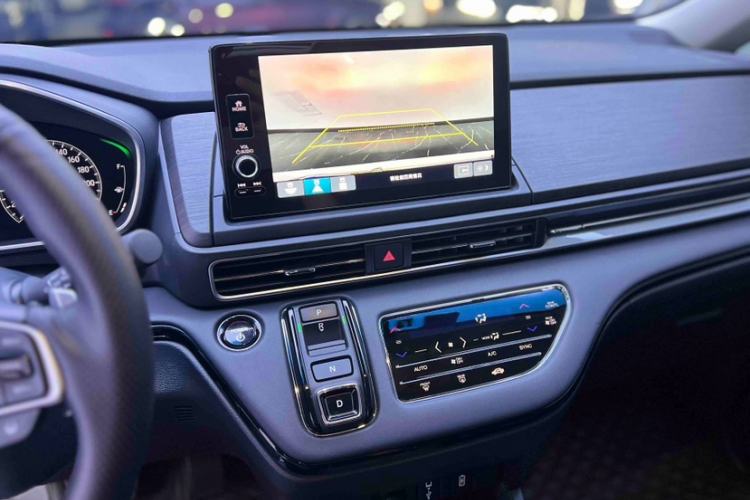 Used Honda Elysion 2024 2.0L eHEV Luxury Edition Interior 12