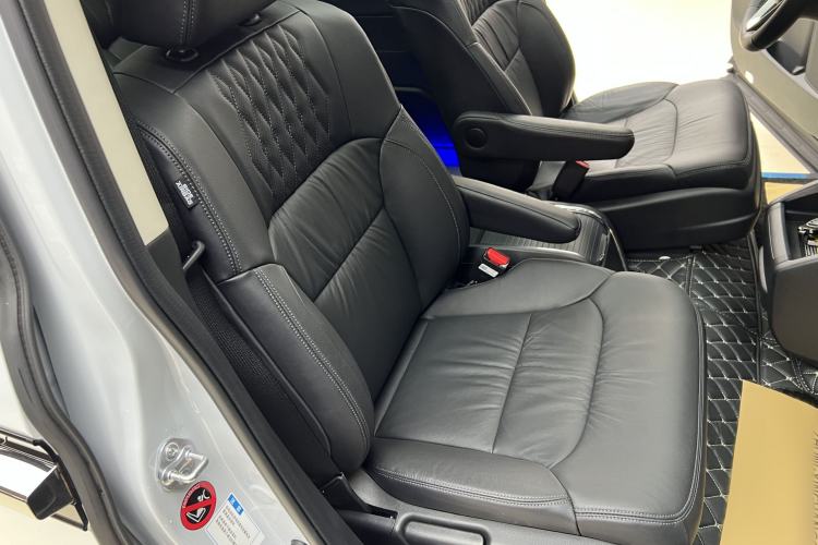 Used Honda Elysion 2024 2.0L eHEV Luxury Edition Interior 13
