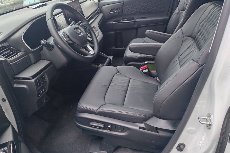 Used Honda Elysion 2024 2.0L eHEV Luxury Edition Interior 2