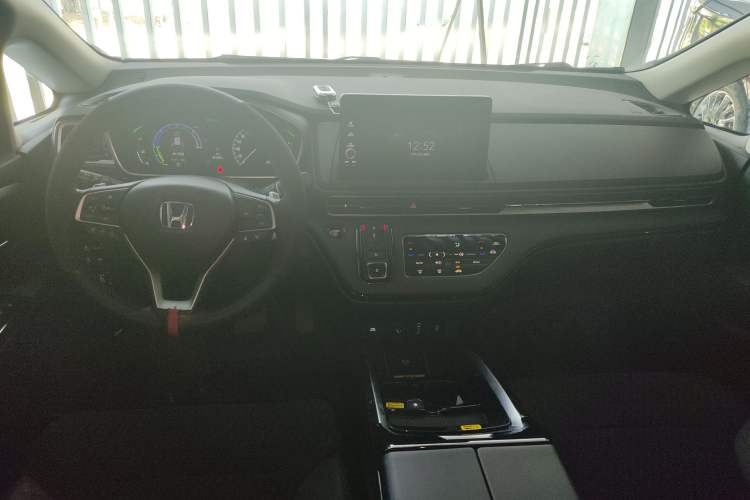 Used Honda Elysion 2024 2.0L eHEV Comfort Edition Interior 2