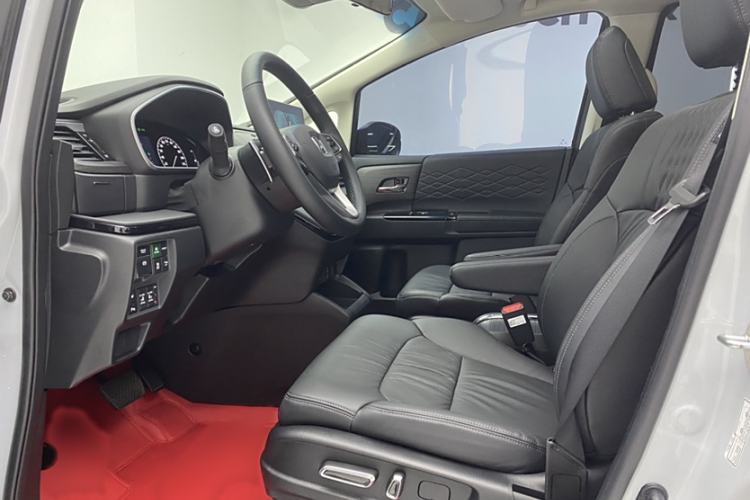 Used Honda Elysion 2024 2.0L eHEV Luxury Edition Interior 2