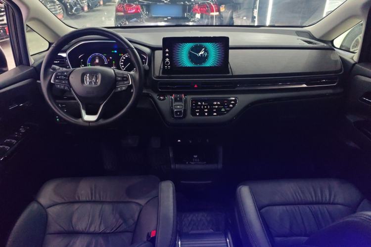 Used Honda Elysion 2024 2.0L eHEV Luxury Edition Interior 2
