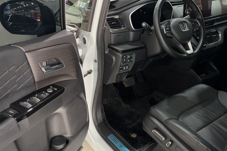 Used Honda Elysion 2024 2.0L eHEV Luxury Edition Interior 2
