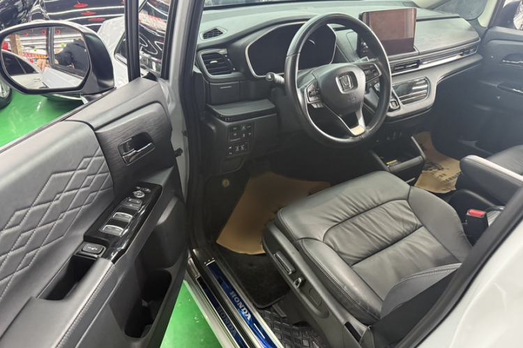 Used Honda Elysion 2024 2.0L eHEV Luxury Edition Interior 2