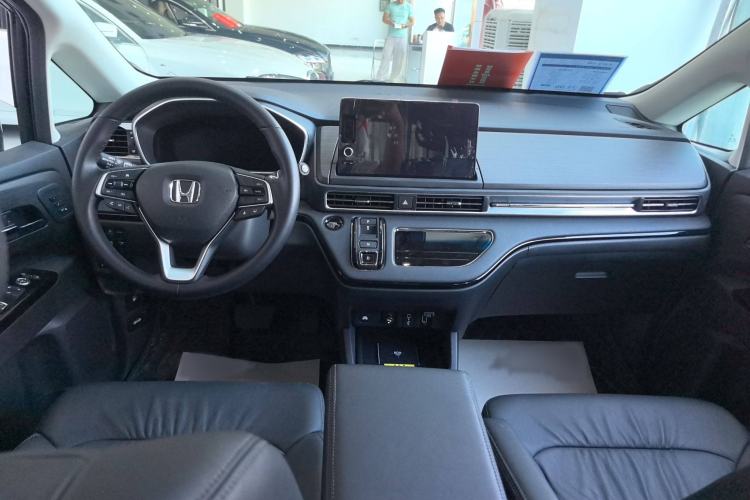 Used Honda Elysion 2024 2.0L eHEV Ultimate Edition Interior 3