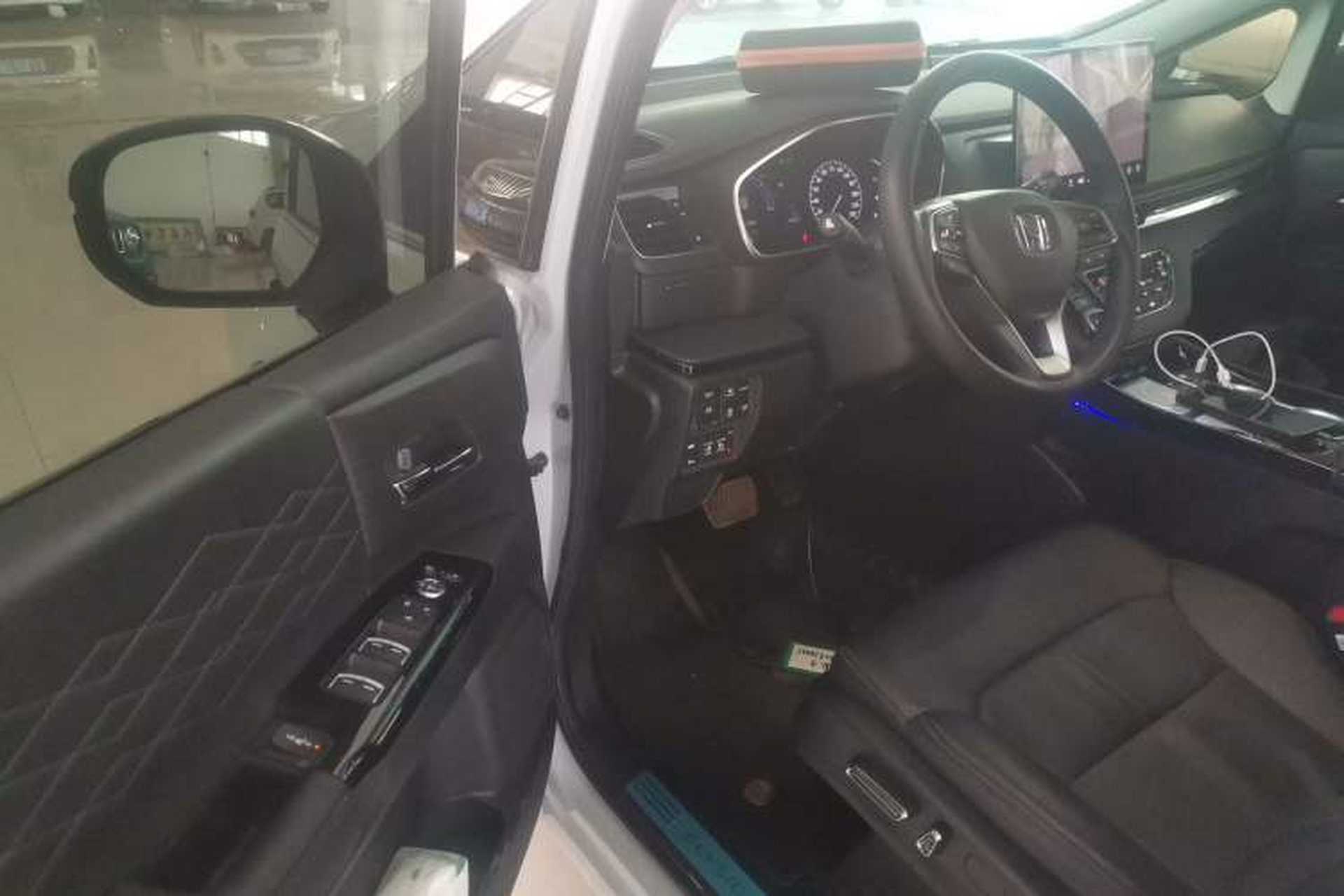 Used Honda Elysion 2024 2.0L eHEV Luxury Edition Interior 3