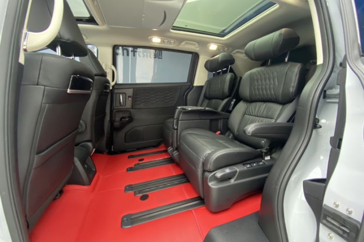 Used Honda Elysion 2024 2.0L eHEV Luxury Edition Interior 3