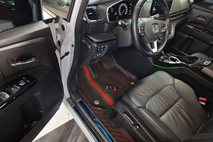 Used Honda Elysion 2024 2.0L eHEV Luxury Edition Interior 3