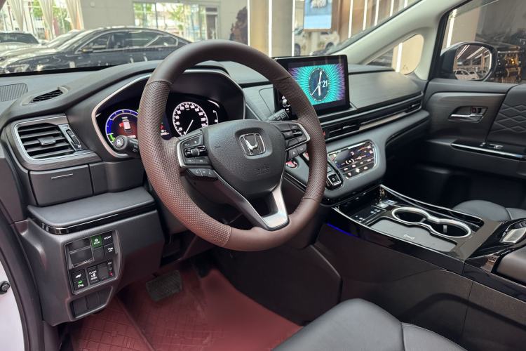 Used Honda Elysion 2024 2.0L eHEV Luxury Edition Interior 3