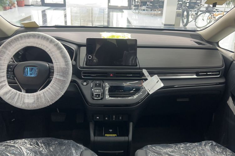 Used Honda Elysion 2024 2.0L eHEV Luxury Edition Interior 3