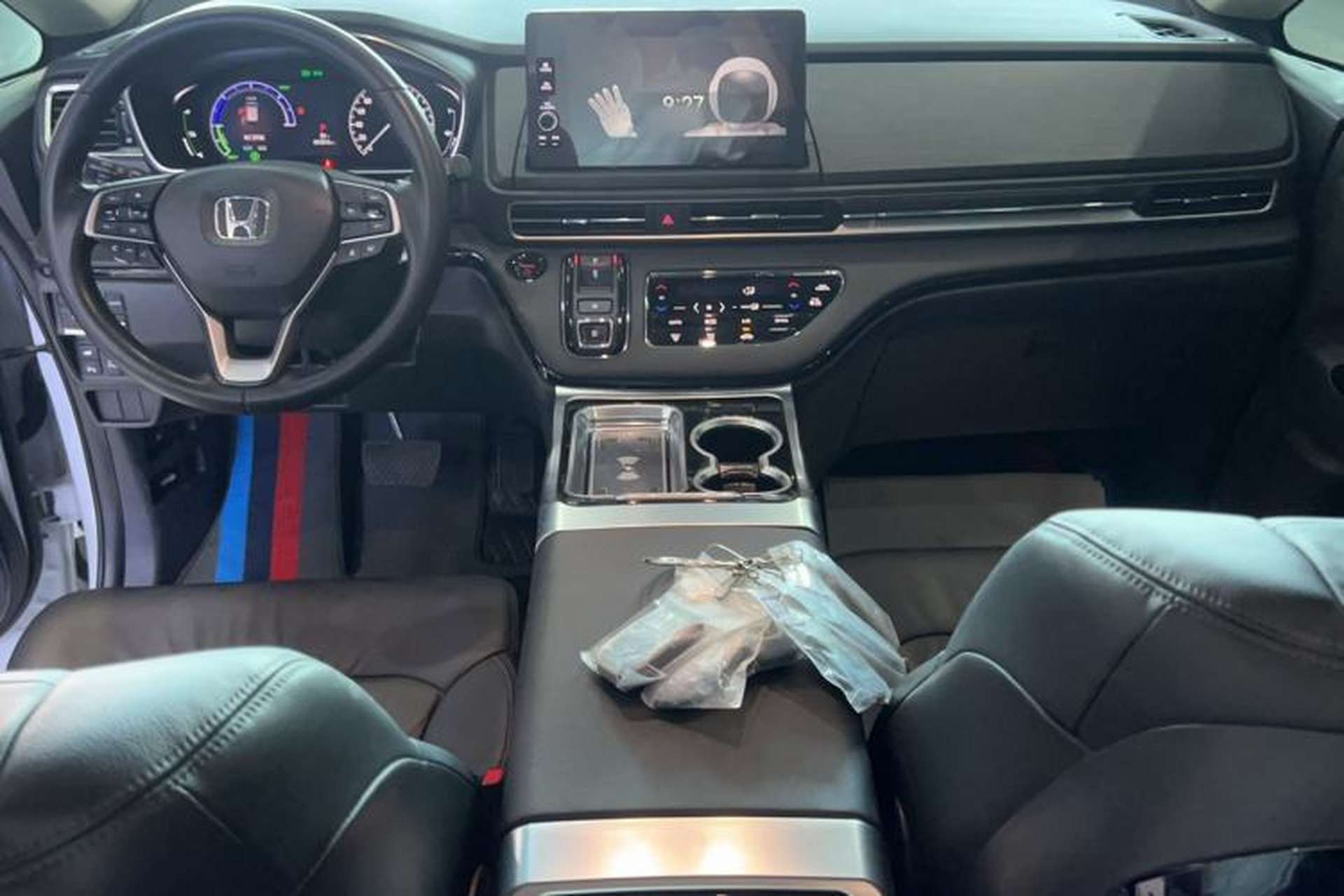 Used Honda Elysion 2024 2.0L eHEV Luxury Edition Interior 3