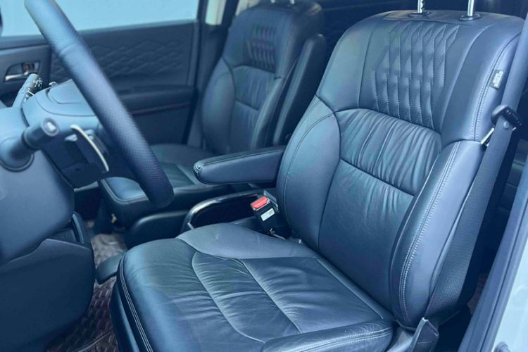 Used Honda Elysion 2024 2.0L eHEV Luxury Edition Interior 3