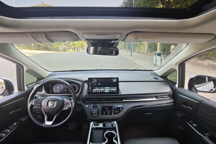 Used Honda Elysion 2024 2.0L eHEV Luxury Edition Interior 3