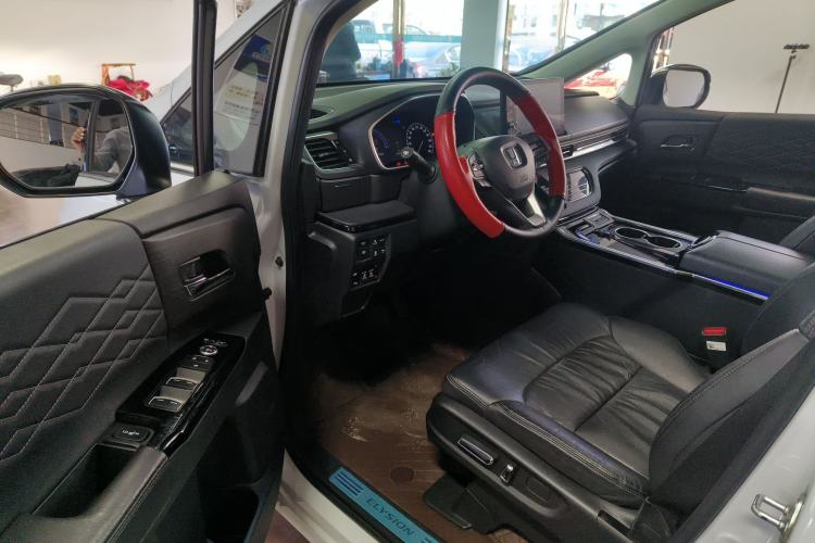 Used Honda Elysion 2024 2.0L eHEV Luxury Edition Interior 3