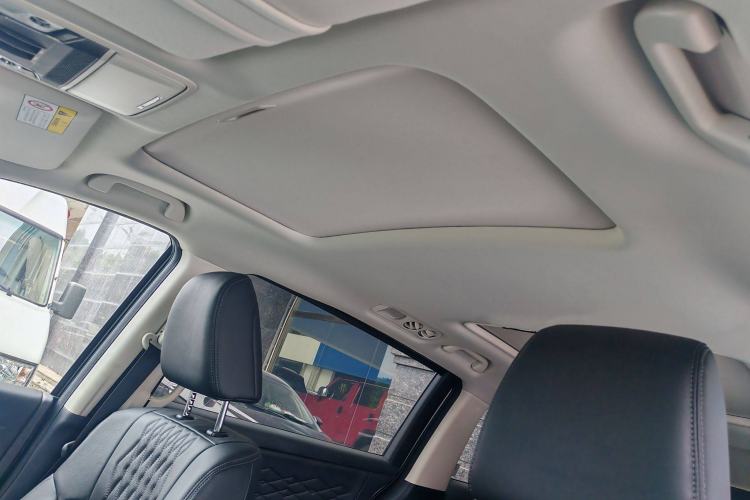 Used Honda Elysion 2024 2.0L eHEV Luxury Edition Interior 4