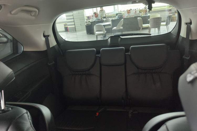 Used Honda Elysion 2024 2.0L eHEV Luxury Edition Interior 4