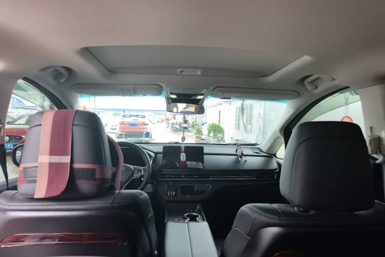 Used Honda Elysion 2024 2.0L eHEV Luxury Edition Interior 4