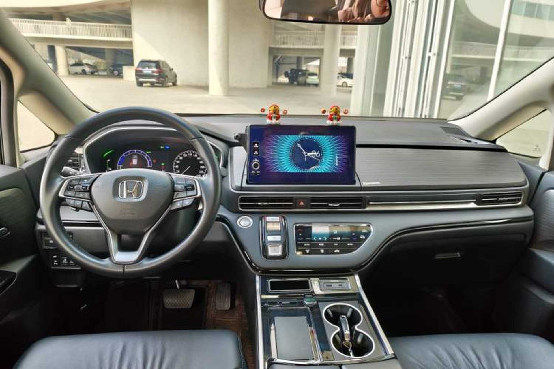 Used Honda Elysion 2024 2.0L eHEV Luxury Edition Interior 4