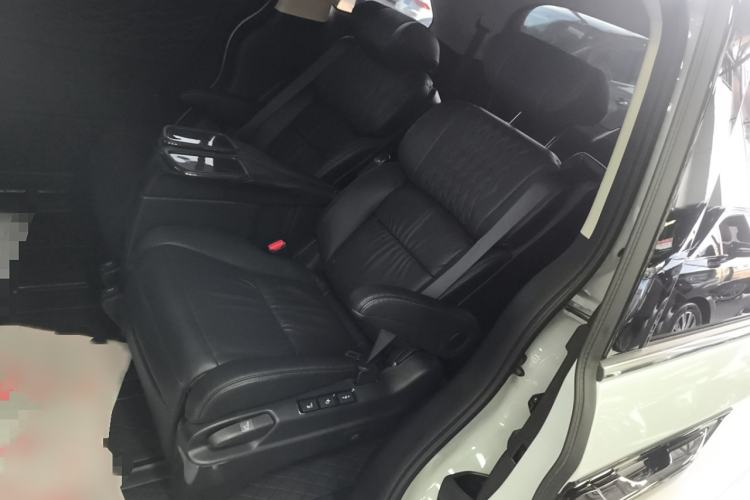 Used Honda Elysion 2024 2.0L eHEV Luxury Edition Interior 4
