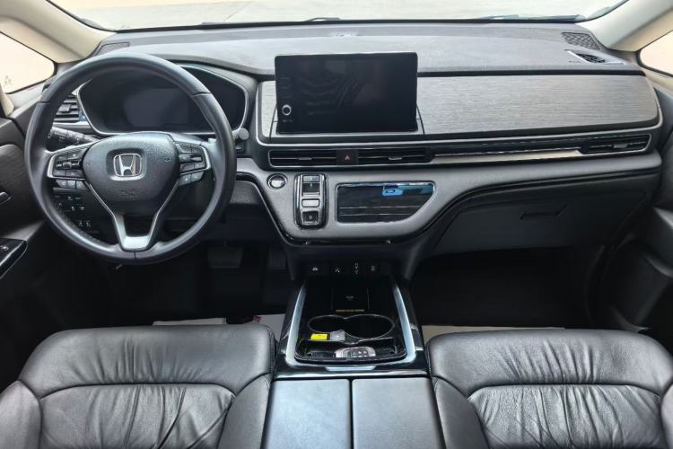 Used Honda Elysion 2024 2.0L eHEV Luxury Edition Interior 5