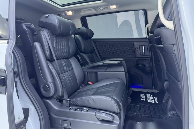 Used Honda Elysion 2024 2.0L eHEV Ultimate Edition Interior 5