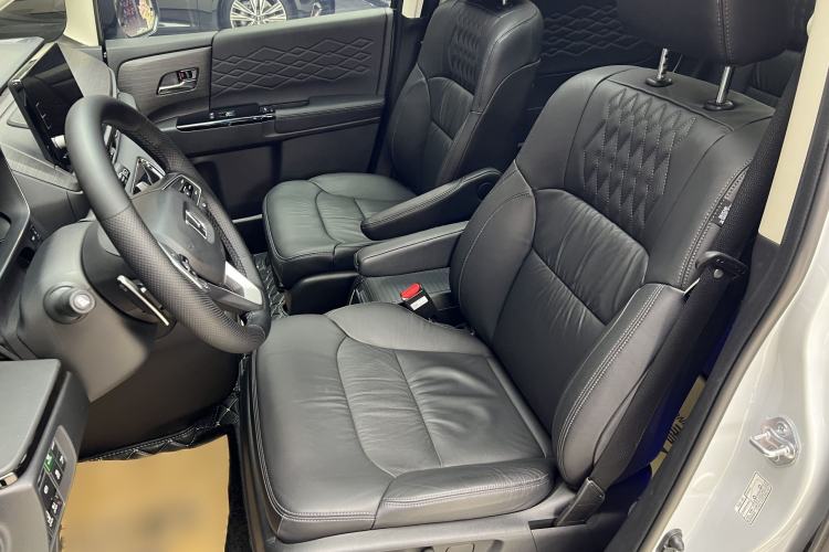 Used Honda Elysion 2024 2.0L eHEV Luxury Edition Interior 5