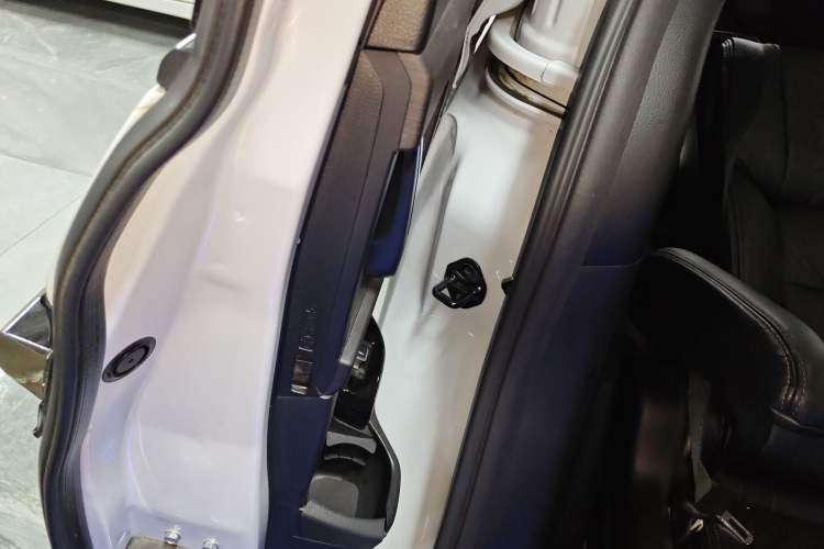 Used Honda Elysion 2024 2.0L eHEV Luxury Edition Interior 6