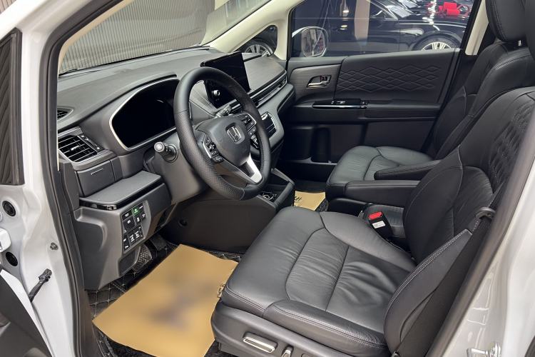 Used Honda Elysion 2024 2.0L eHEV Luxury Edition Interior 6