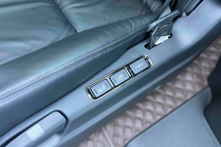 Used Honda Elysion 2024 2.0L eHEV Luxury Edition Interior 7
