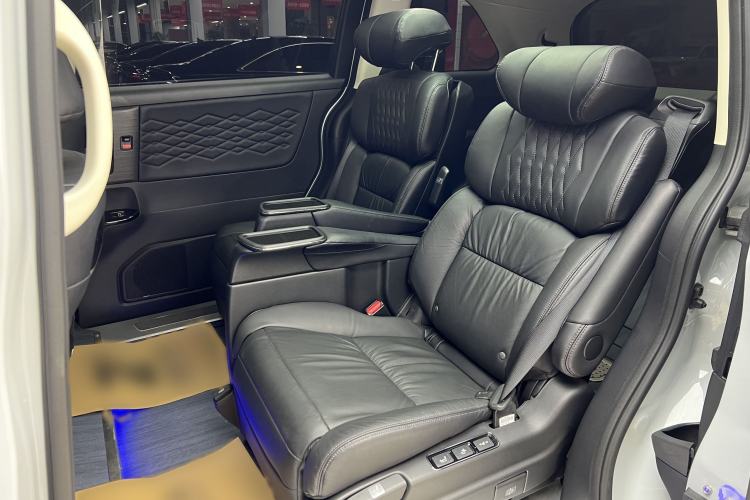 Used Honda Elysion 2024 2.0L eHEV Luxury Edition Interior 7