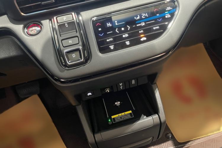 Used Honda Elysion 2024 2.0L eHEV Luxury Edition Interior 7