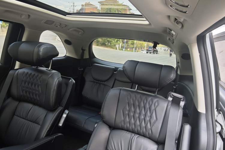Used Honda Elysion 2024 2.0L eHEV Luxury Edition Interior 7