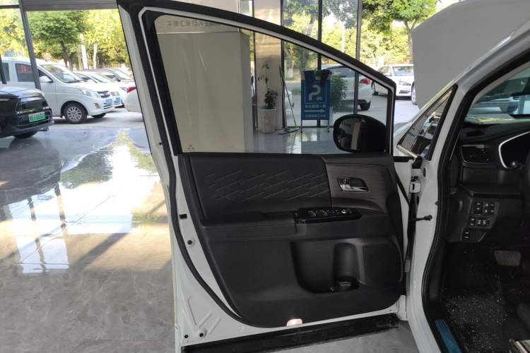 Used Honda Elysion 2024 2.0L eHEV Luxury Edition Left Front Door Interior