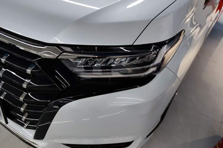 Used Honda Elysion 2024 2.0L eHEV Classic Edition Left Front Headlight