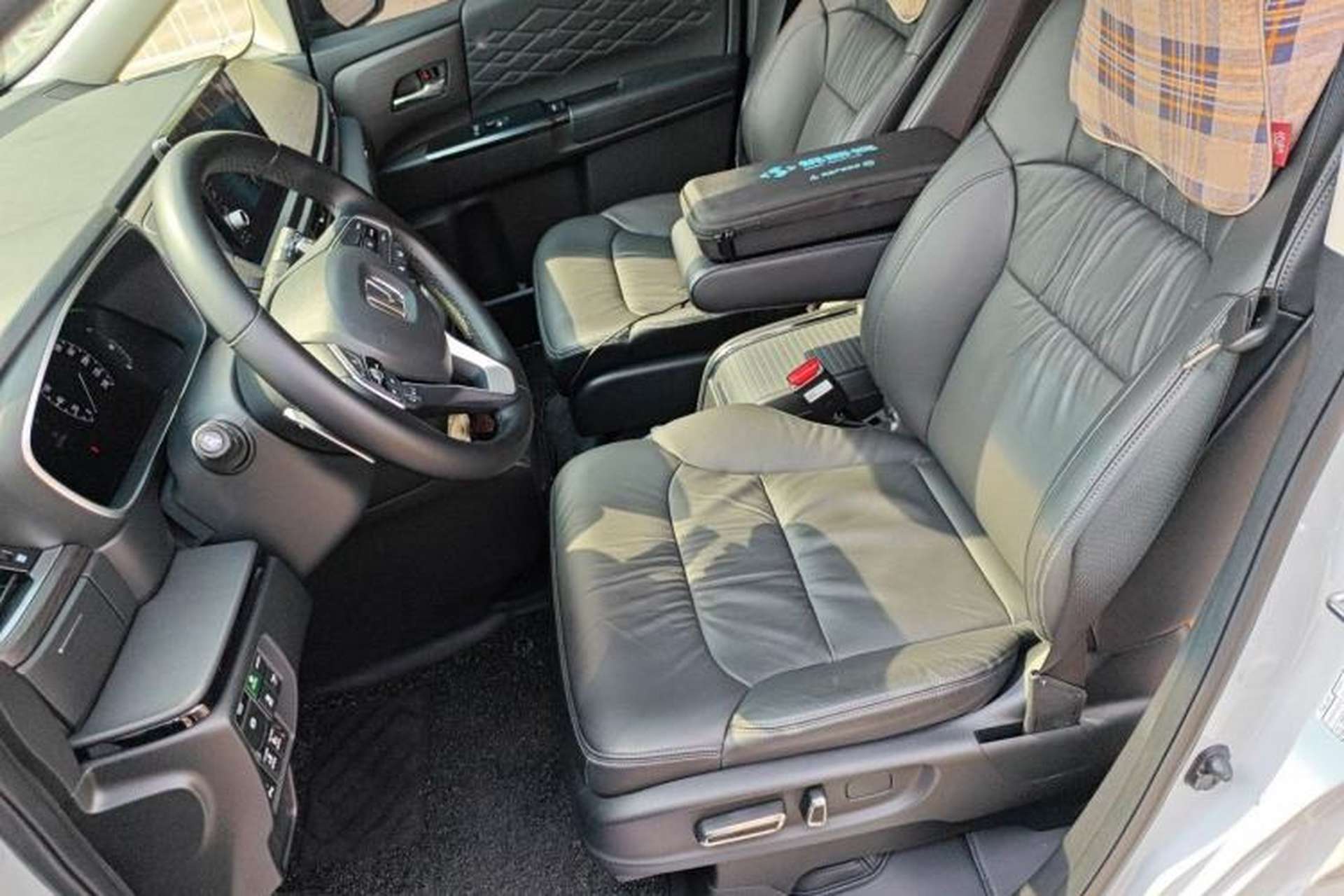 Used Honda Elysion 2024 2.0L eHEV Luxury Edition Left Front Seat
