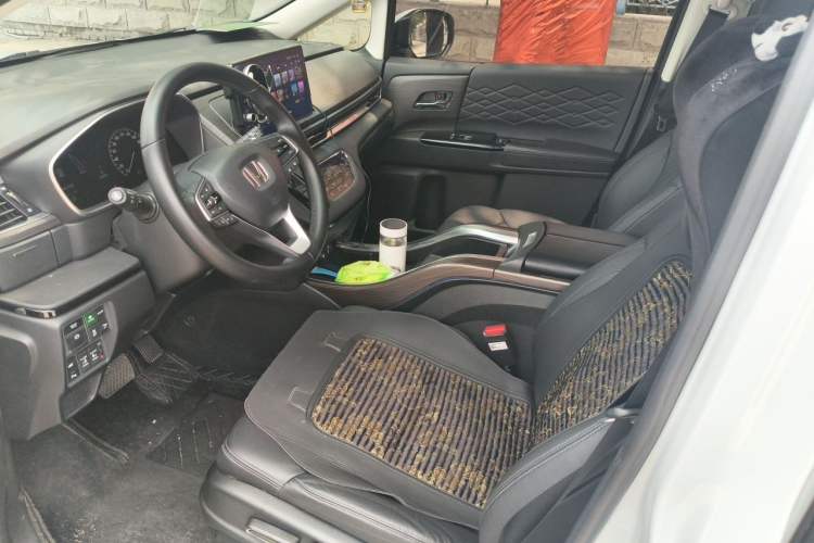 Used Honda Elysion 2024 2.0L eHEV Luxury Edition Left Front Seat