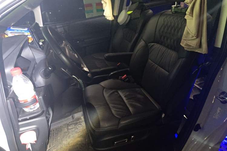 Used Honda Elysion 2024 2.0L eHEV Luxury Edition Left Front Seat