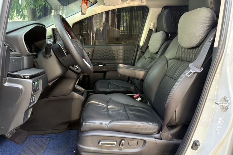 Used Honda Elysion 2024 2.0L eHEV Luxury Edition Left Front Seat