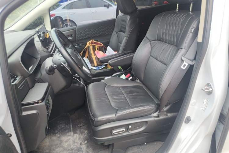 Used Honda Elysion 2024 2.0L eHEV Luxury Edition Left Front Seat