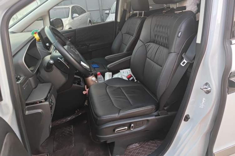 Used Honda Elysion 2024 2.0L eHEV Luxury Edition Left Front Seat