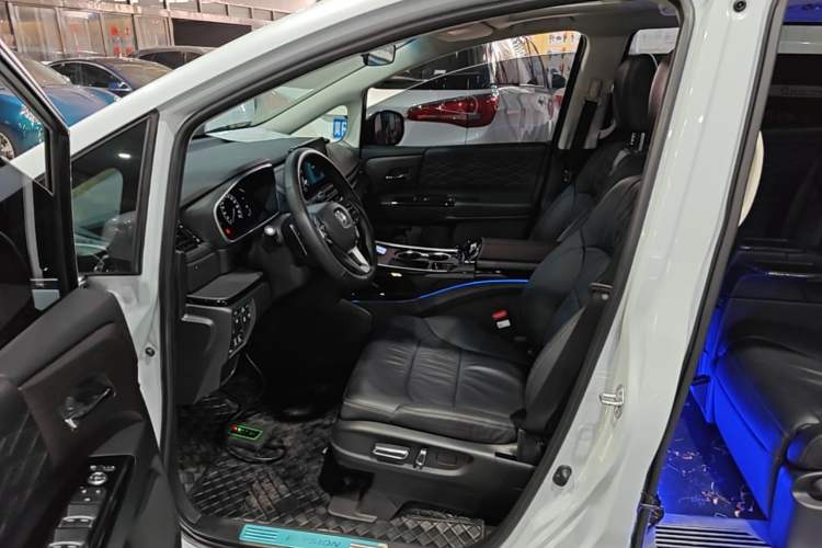 Used Honda Elysion 2024 2.0L eHEV Luxury Edition Left Front Seat