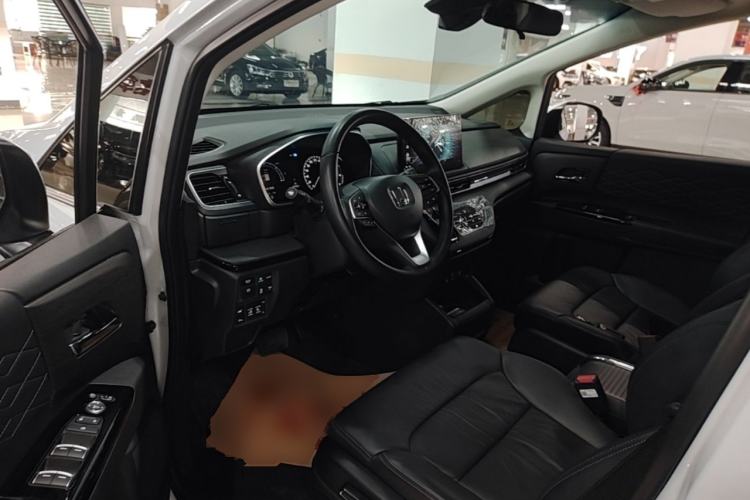 Used Honda Elysion 2024 2.0L eHEV Luxury Edition Left Front Seat