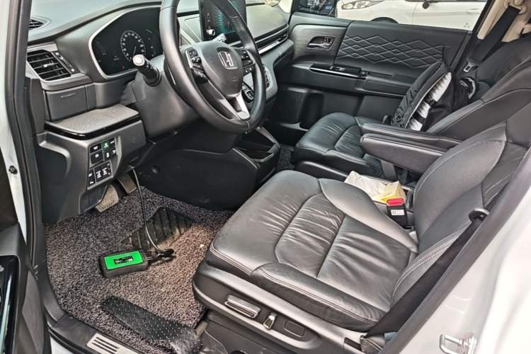 Used Honda Elysion 2024 2.0L eHEV Luxury Edition Left Front Seat