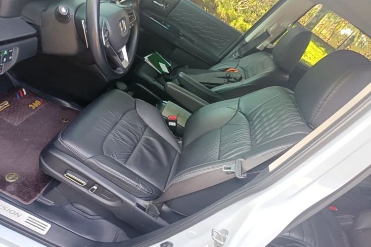 Used Honda Elysion 2024 2.0L eHEV Luxury Edition Left Front Seat