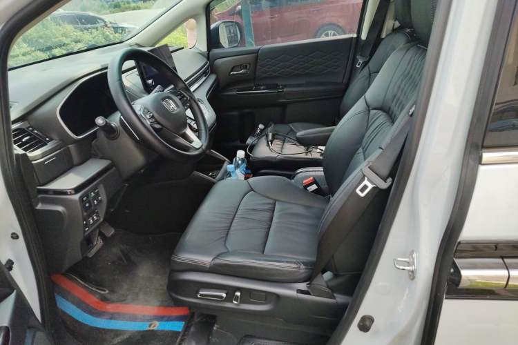 Used Honda Elysion 2024 2.0L eHEV Luxury Edition Left Front Seat