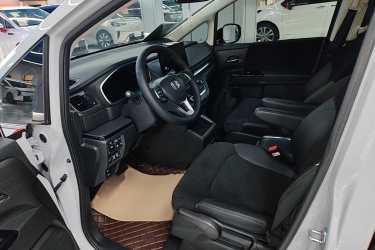 Used Honda Elysion 2024 2.0L eHEV Classic Edition Left Front Seat