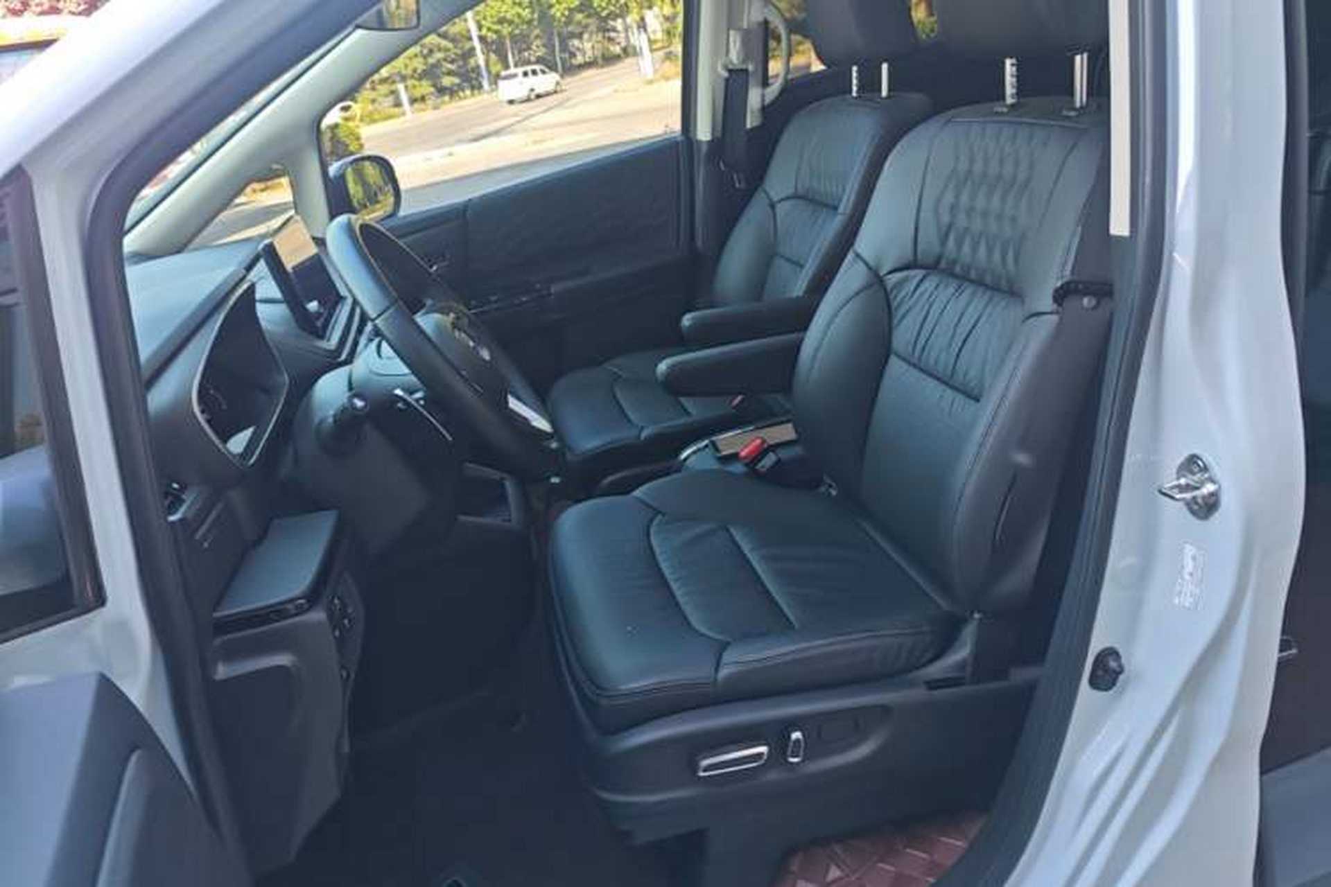 Used Honda Elysion 2024 2.0L eHEV Luxury Edition Left Front Seat