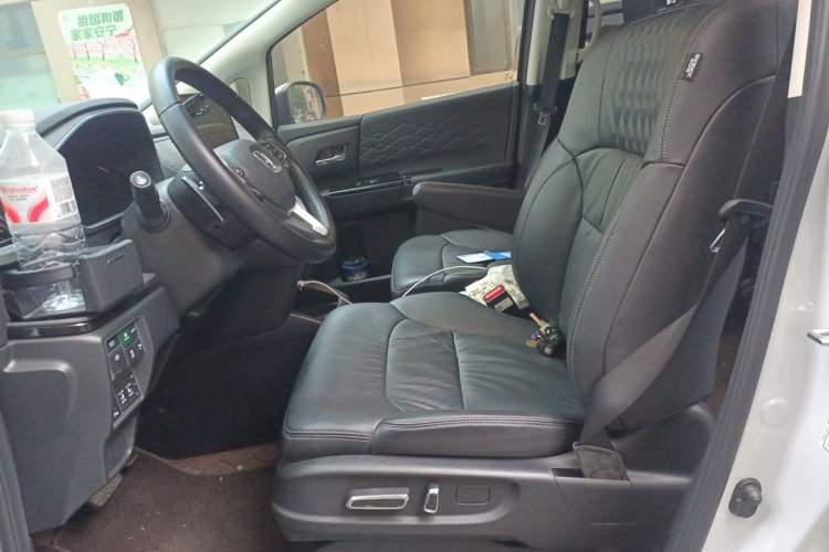 Used Honda Elysion 2024 2.0L eHEV Luxury Edition Left Front Seat